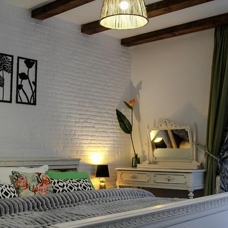 Cozy Cottage - Free Parking, Self Check-In Oradea Exteriér fotografie
