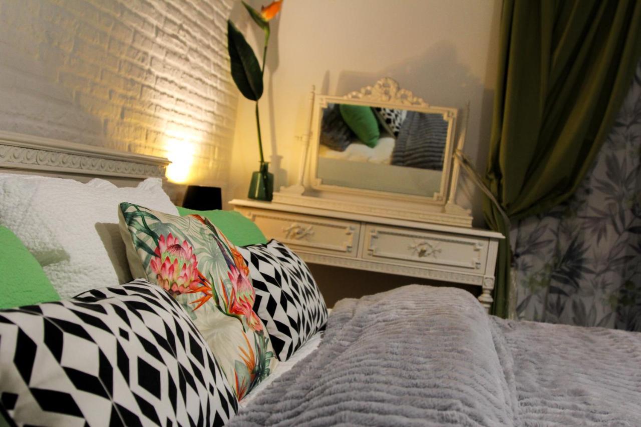 Cozy Cottage - Free Parking, Self Check-In Oradea Exteriér fotografie
