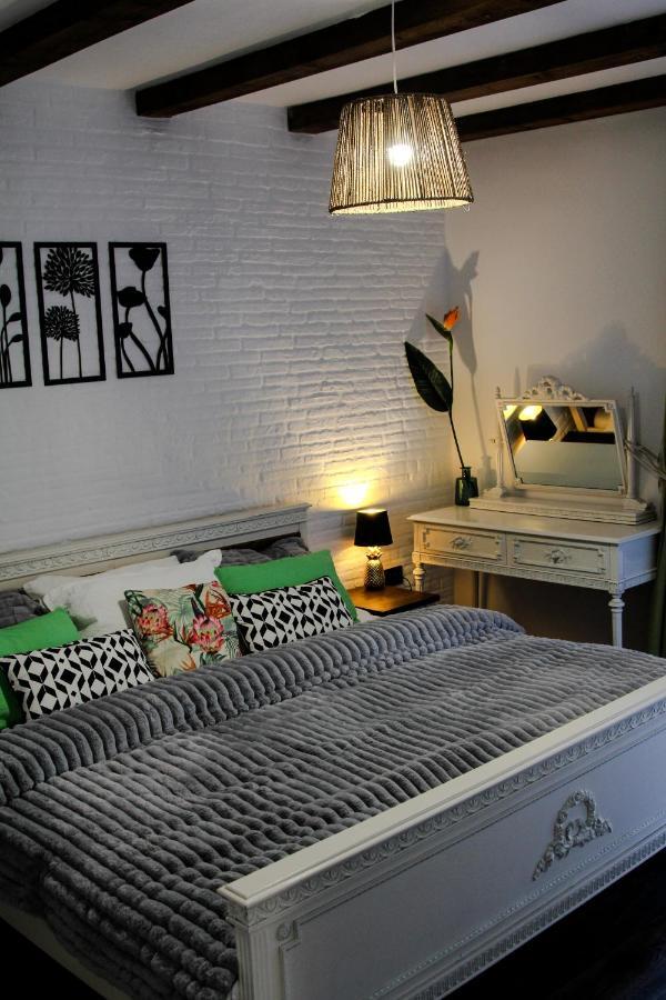 Cozy Cottage - Free Parking, Self Check-In Oradea Exteriér fotografie